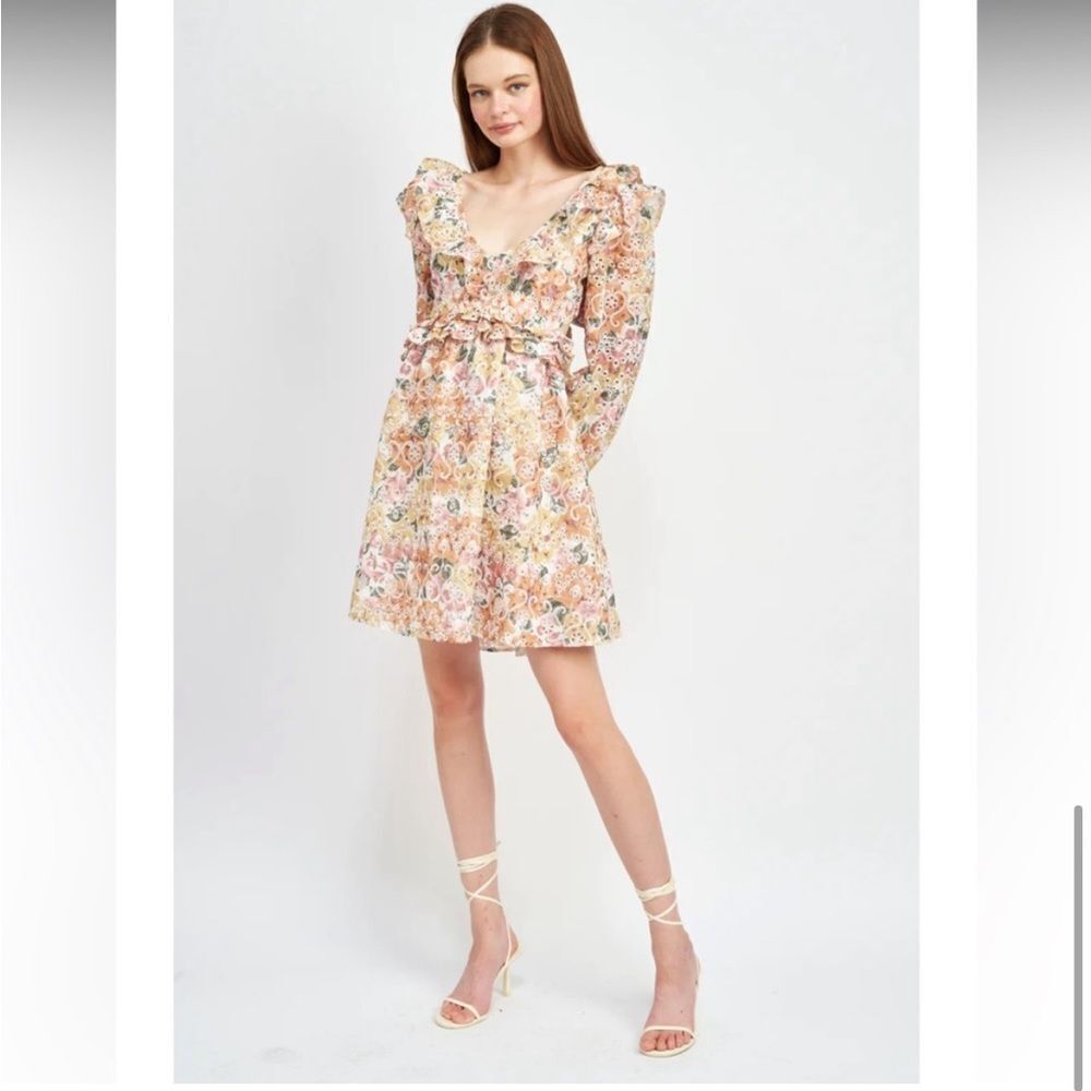 En Saison Floral Mini Dress in Peach and Cream